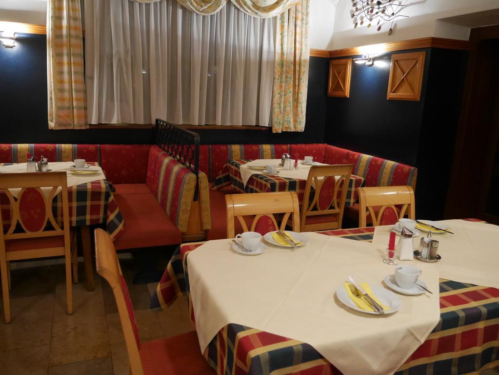 Hotel Garni Hoechschmied Lassnitzhoehe Екстериор снимка