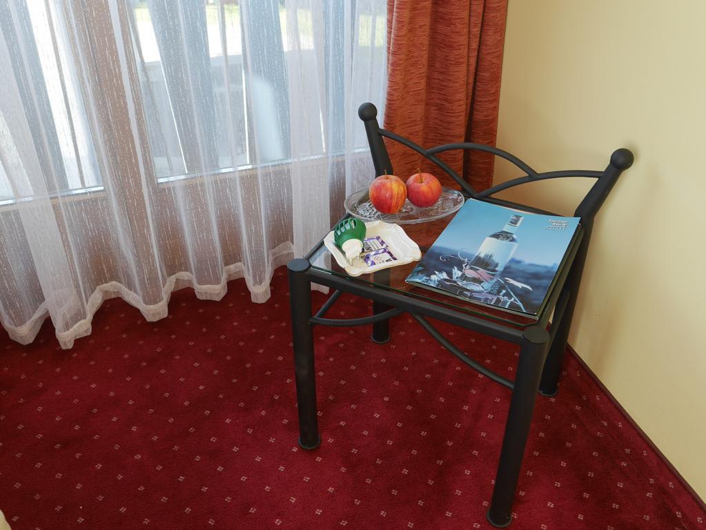 Hotel Garni Hoechschmied Lassnitzhoehe Екстериор снимка