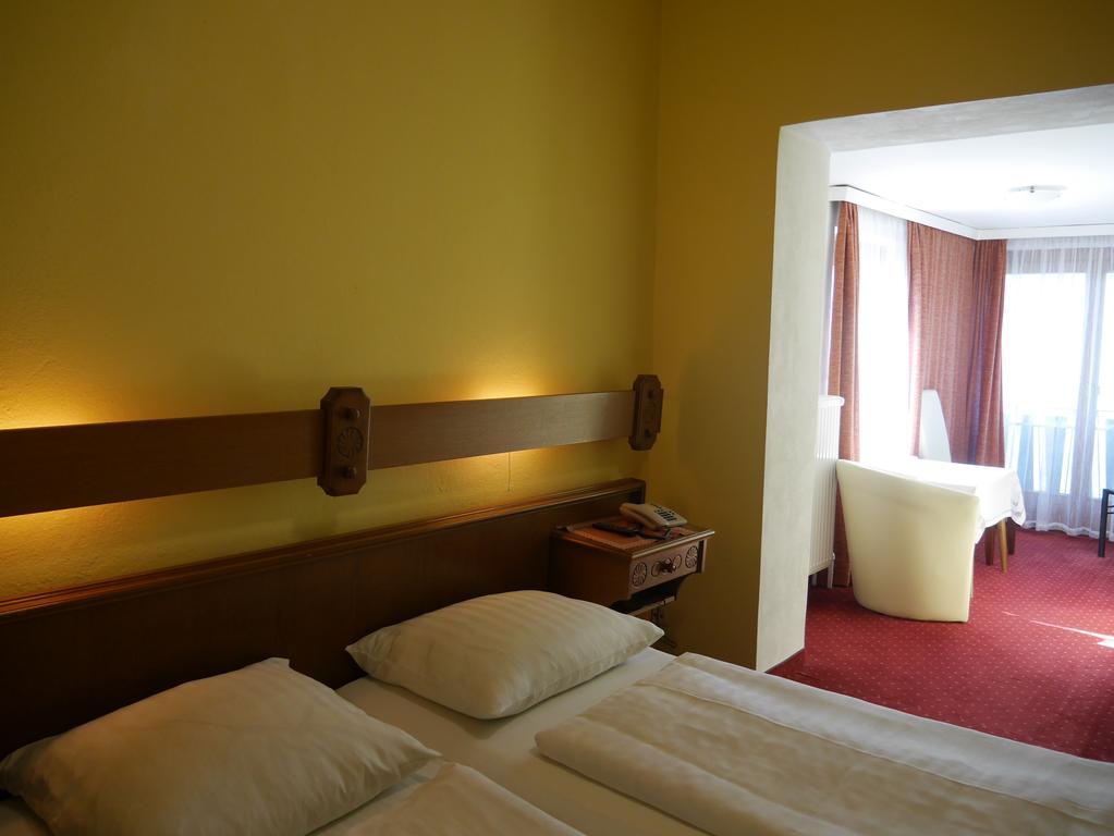 Hotel Garni Hoechschmied Lassnitzhoehe Екстериор снимка