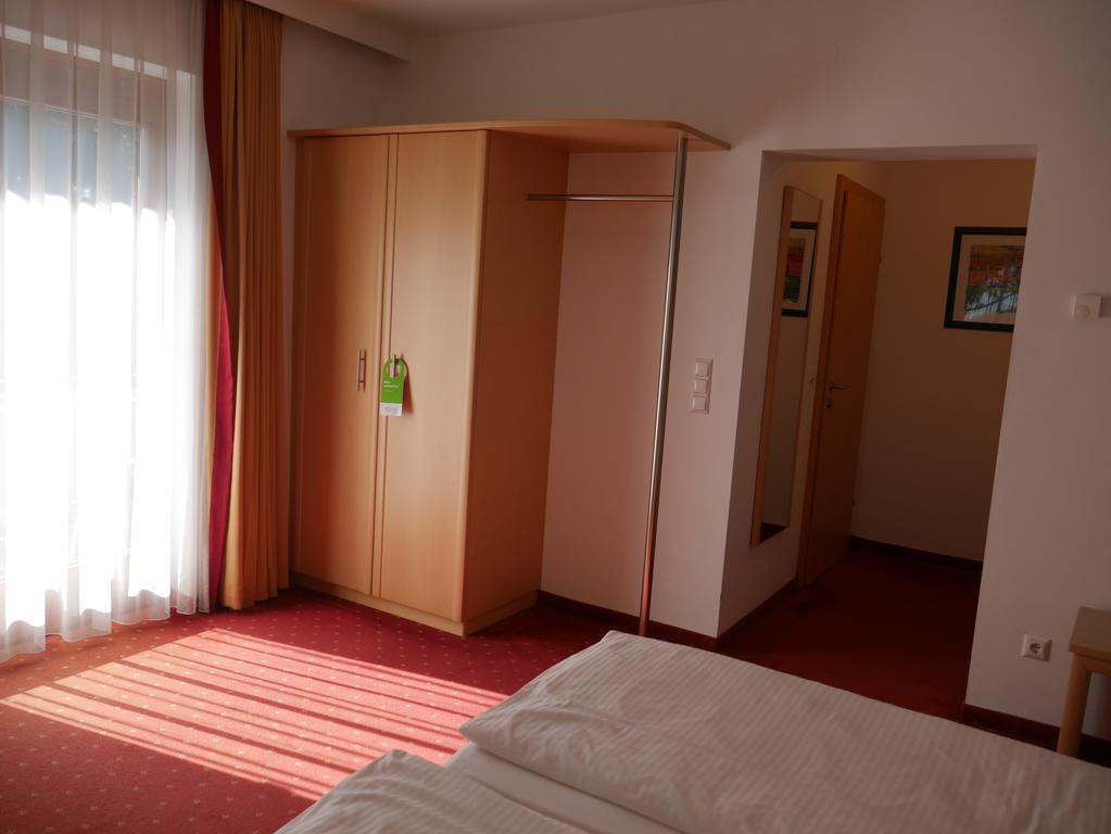 Hotel Garni Hoechschmied Lassnitzhoehe Екстериор снимка
