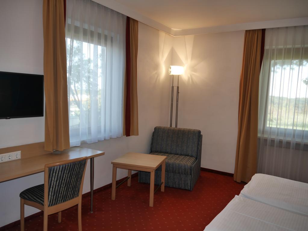 Hotel Garni Hoechschmied Lassnitzhoehe Екстериор снимка